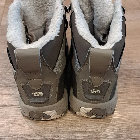 The North Face Olive Green Winter/ Water Proof Boots - Picture 4 of 10